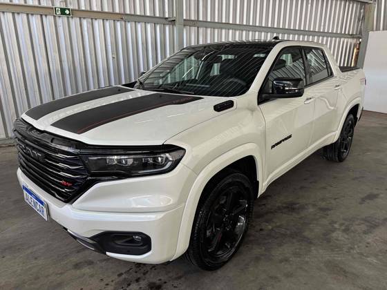 RAM RAMPAGE 2.0 HURRICANE 4 TURBO GASOLINA R/T 4X4 AUTOMÁTICO